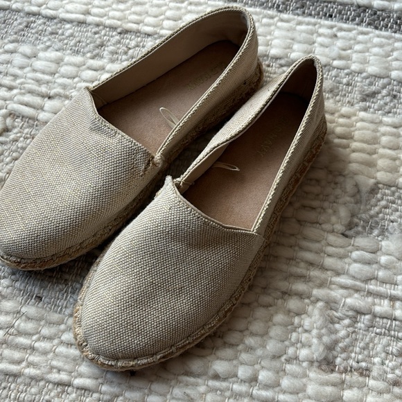 Espadrille flats NWOT - Picture 2 of 4